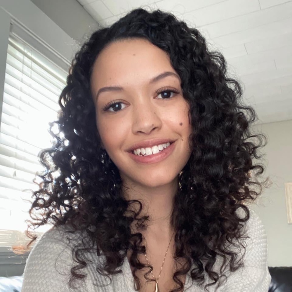 Meet your Posher, Kayla